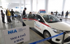 Đua giảm giá taxi sân bay Nội Bài: Cuộc chiến chưa "cân sức" Đua giảm giá taxi sân bay Nội Bài: Cuộc chiến chưa "cân sức"