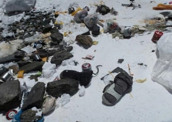 Everest: “Đỉnh rác” cao nhất thế giới