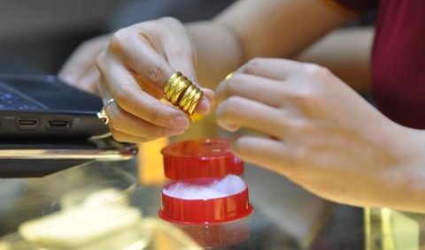 Giá vàng xuống sát 47 triệu đồng