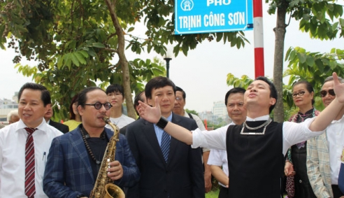 Hà Nội thêm phố đi bộ Trịnh Công Sơn