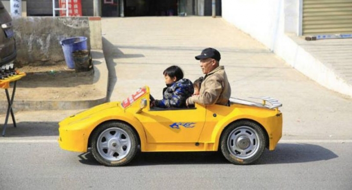 Người đàn ông tự chế xe Lamborghini mini