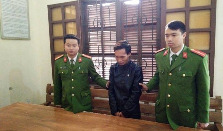 tin moi nhat vu phat hien thi the duoi nen nha