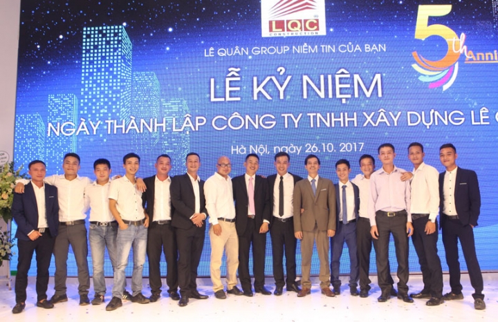 2. Anh-2-Tong-giam-doc-va-Ban-lanh-dao-LQC