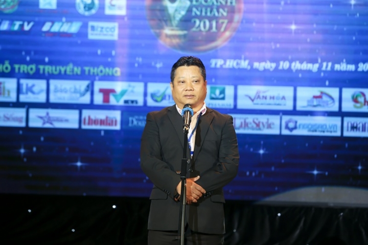 hop bao sao doanh nhan 2017 d