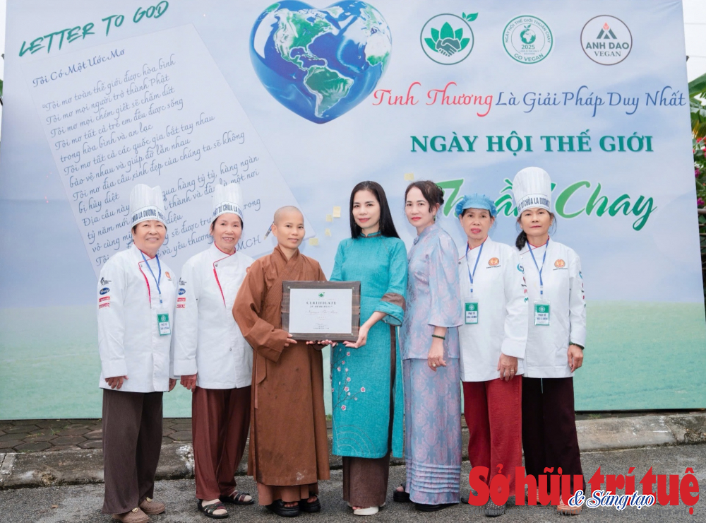 1fd05fefddb251ec08a3 (1)