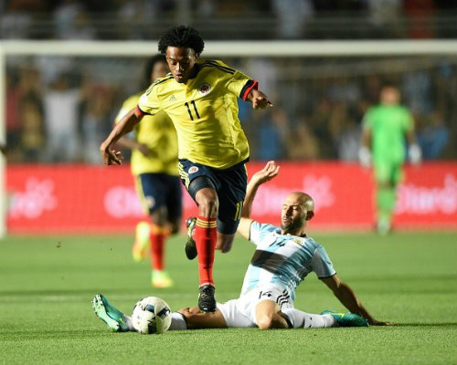 messi toa sang trong tran Argentina vs Colombia a