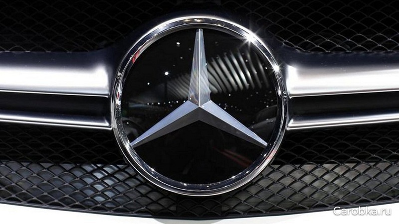 Mercedes-Benz trieu hoi khoang 1000 xe