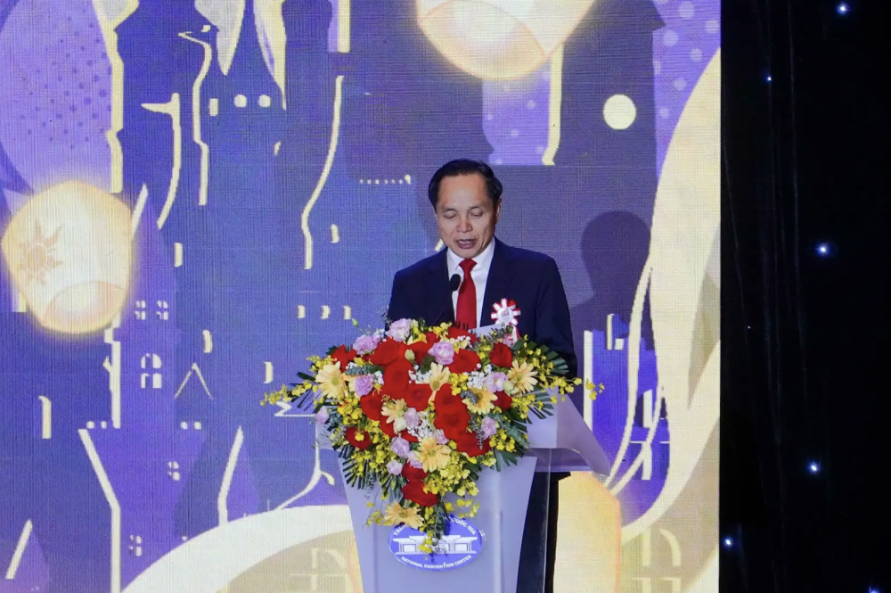 nhan van3