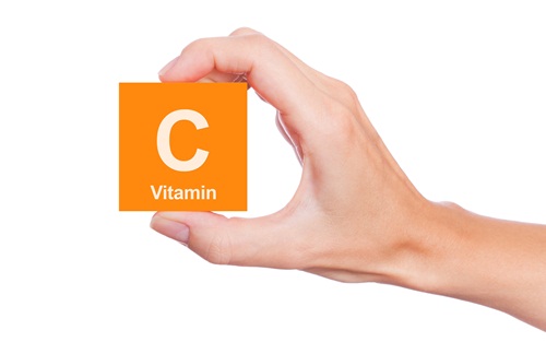 Vitamin C giam dang ke ty le benh rung tâm nhi hau phau thuat tim.jpg 1