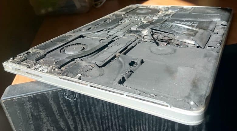 Pin no khien laptop MacBook Pro bi pha huy hoan toan