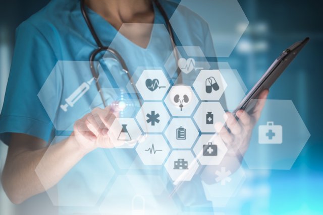 4-Ways-IoT-is-Enhancing-Modern-Day-Healthcare-640x427