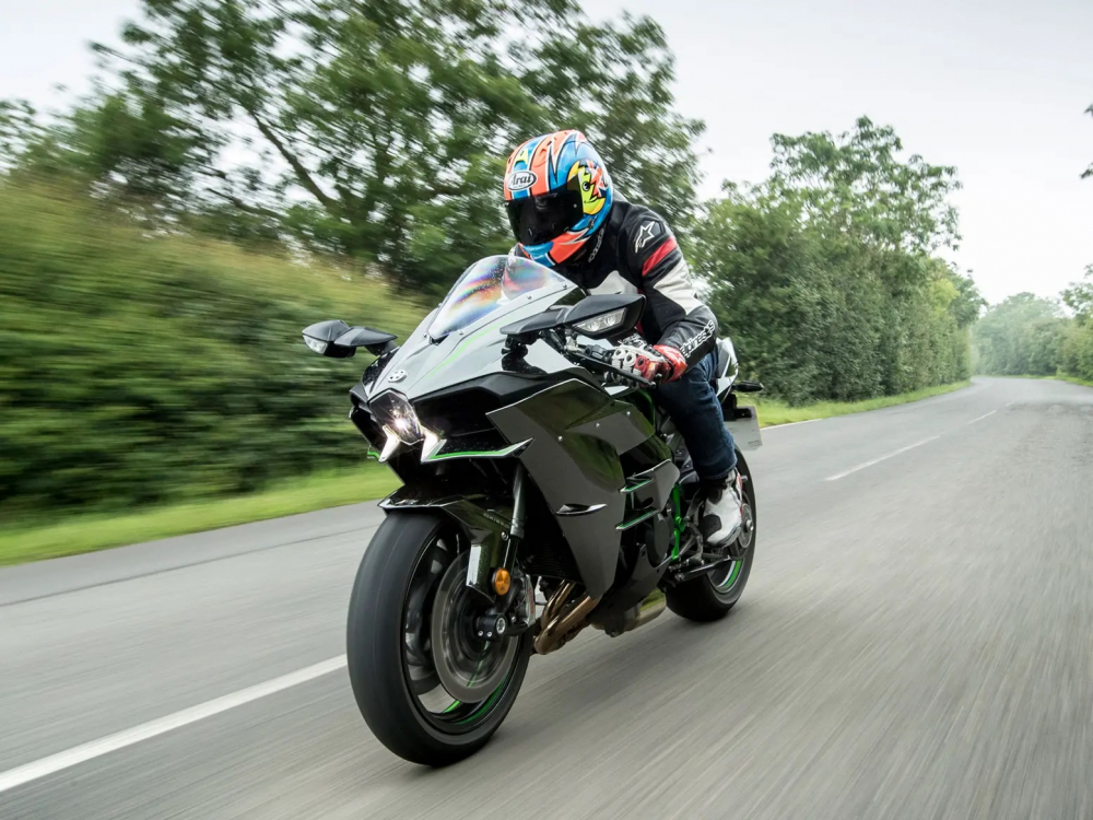 Kawasaki Ninja H2 chính hãng giá hơn 1 tỷ tại Việt Nam  Xe máy
