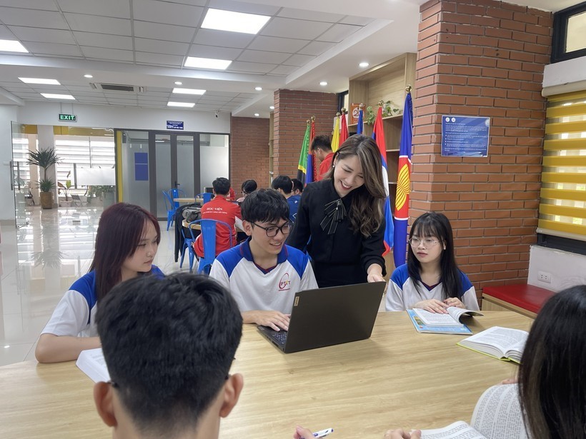 Chuyên gia dự báo điểm chuẩn chương trình Cử nhân Quan hệ Công chúng - PTIT