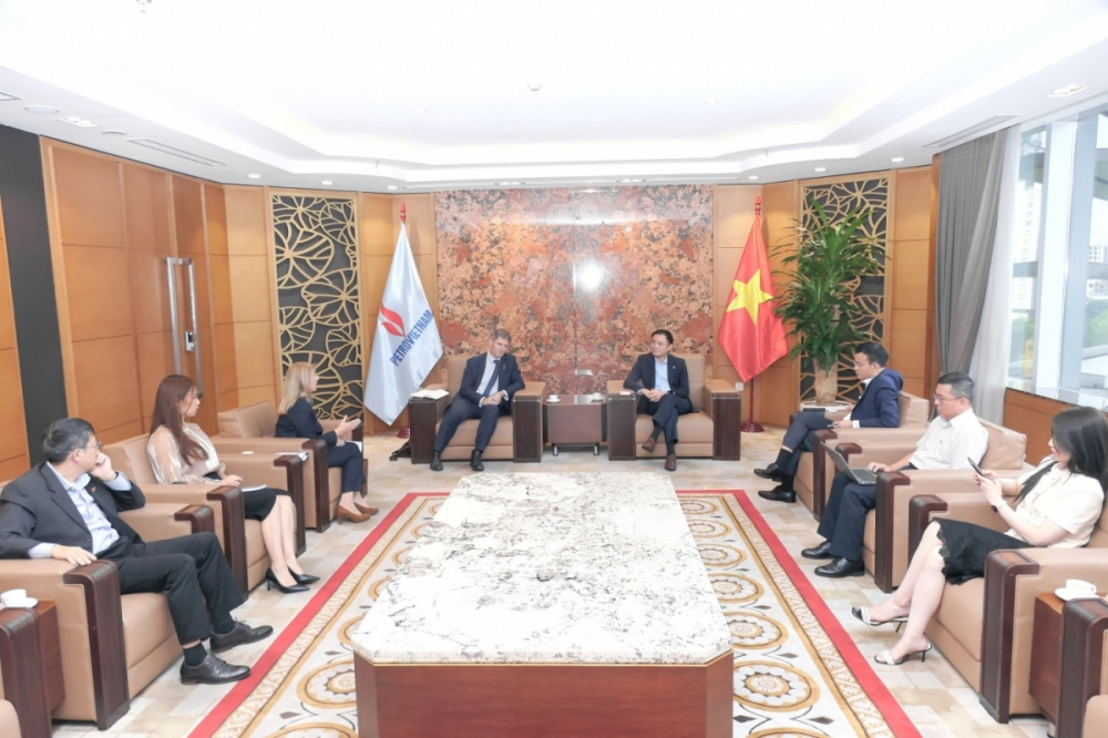 to-ng-giam-do-c-petrovietnam-le-ngoc-so-n-tie-p-o-ng-jacques-etienne-michel-giam-do-c-quo-c-gia-equinor-tai-vie-t-nam20241110200035
