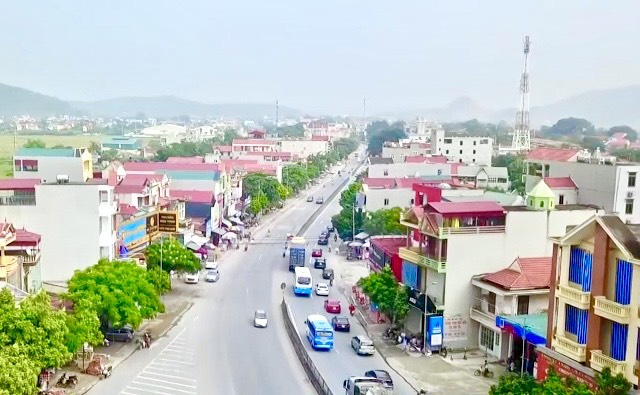 ha-trung-thanh-hoa-dong-long-hien-dat-lam-duong-giao-thong_6535fe924658b-0842