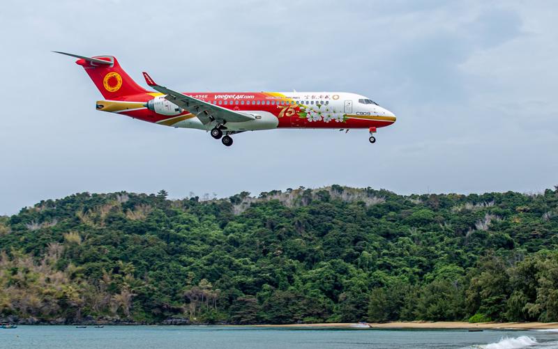 vietjet-air-chinh-thuc-mo-ban-ve-may-bay-chang-bay-thang-ha-noi--con-dao-tu-ngay-19-4-114849