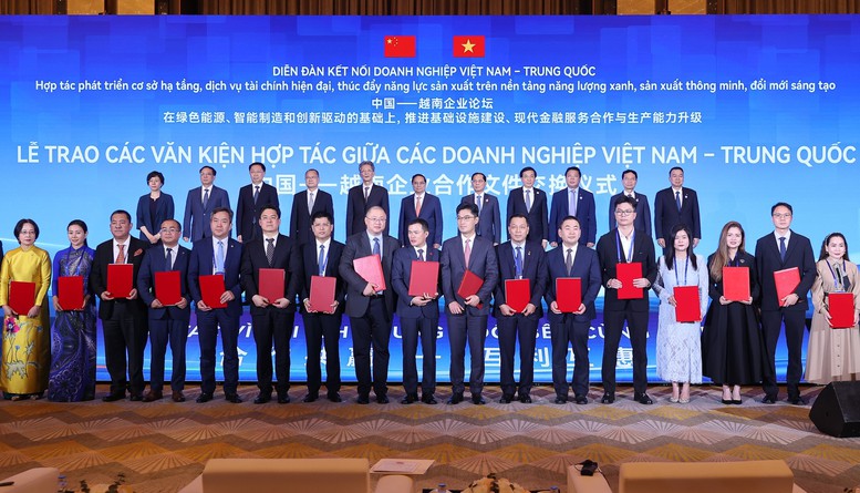 thu-tuong-va-cac-dai-bieu-da-chung-kien-le-trao-9-bien-ban-ghi-nho-hop-tac-giua-cac-doanh-nghiep-hai-nuoc--1750987494060891700539