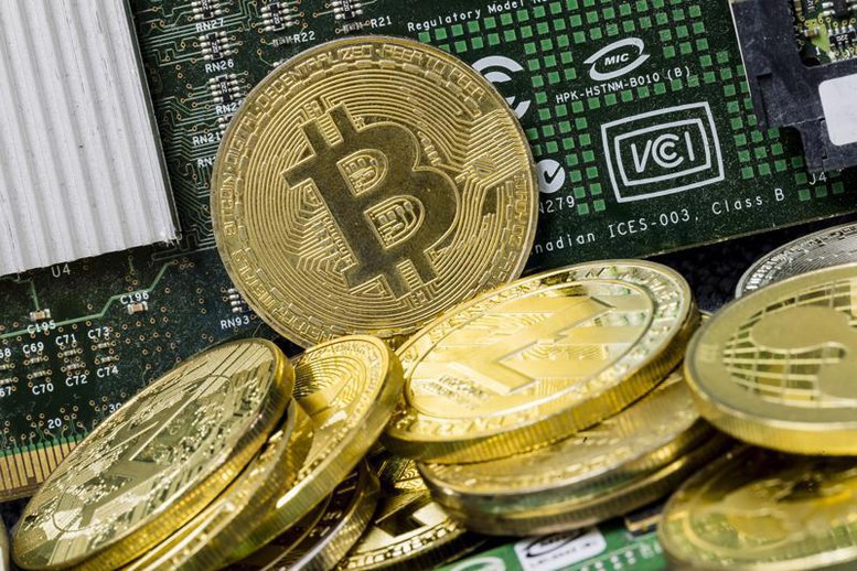 bitcoin-1751921415416744240474