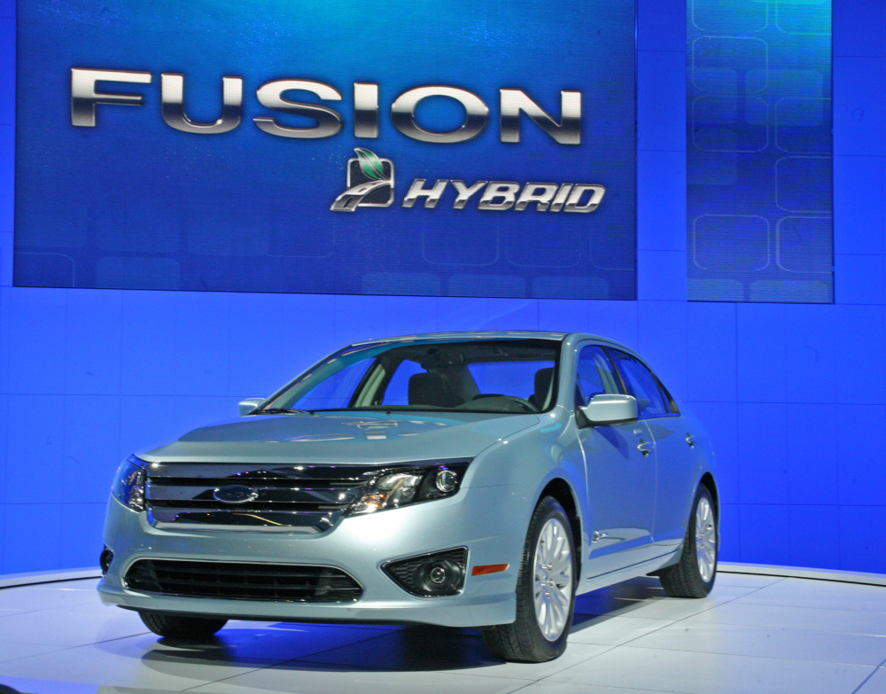Ford-Hybrid-Car-Wallpaper