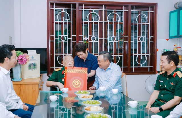 nguoi co cong