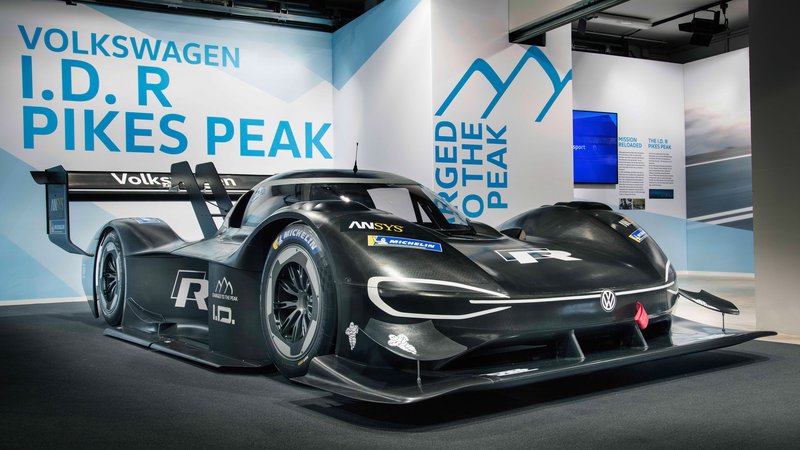 %2Feditorial%2F117962%2Fvolkswagen-id-r-pikes-peak-entry-525