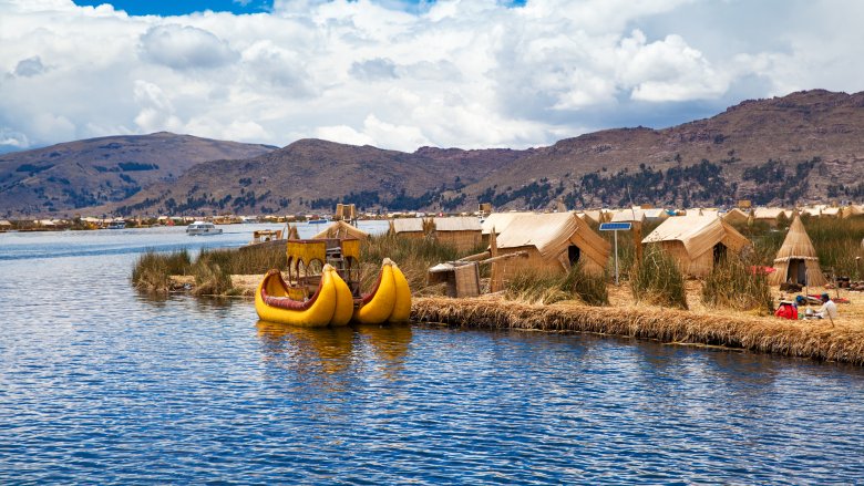 the-floating-islands-of-lake-titicaca-1518468781