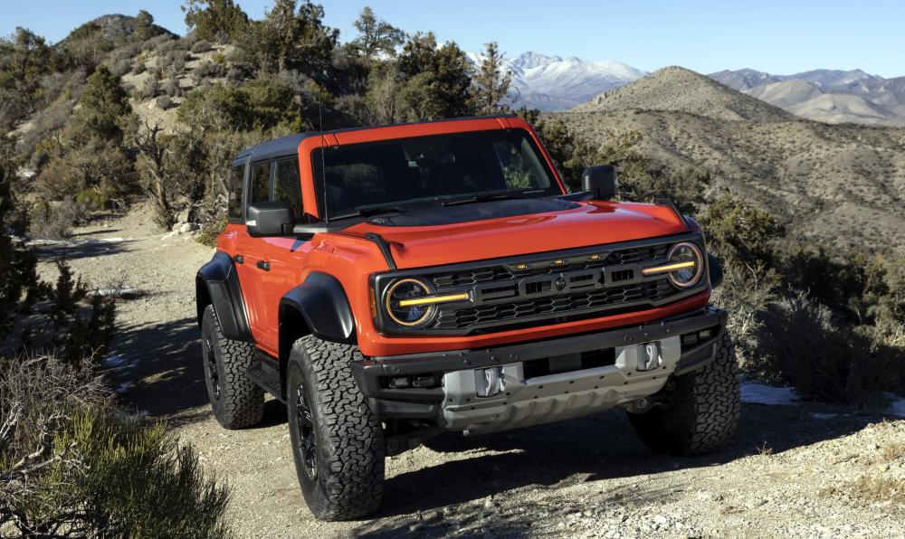 2022-Ford-Bronco-Raptor-13-Cop-7508-8258-1643118469