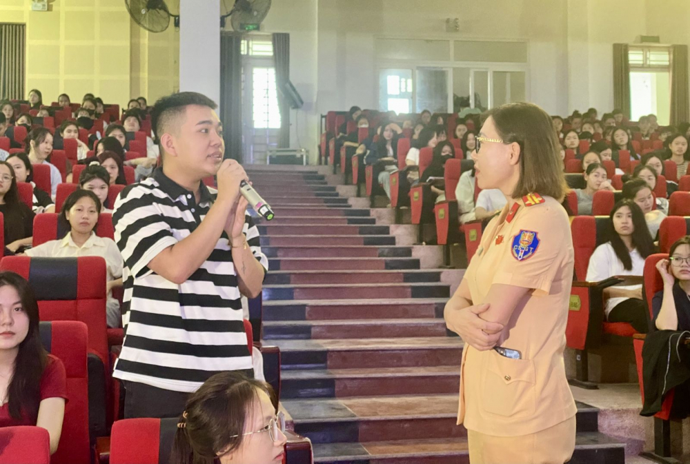 z7027192581534_115484ffe2c7395e7359a40b1f40a05c