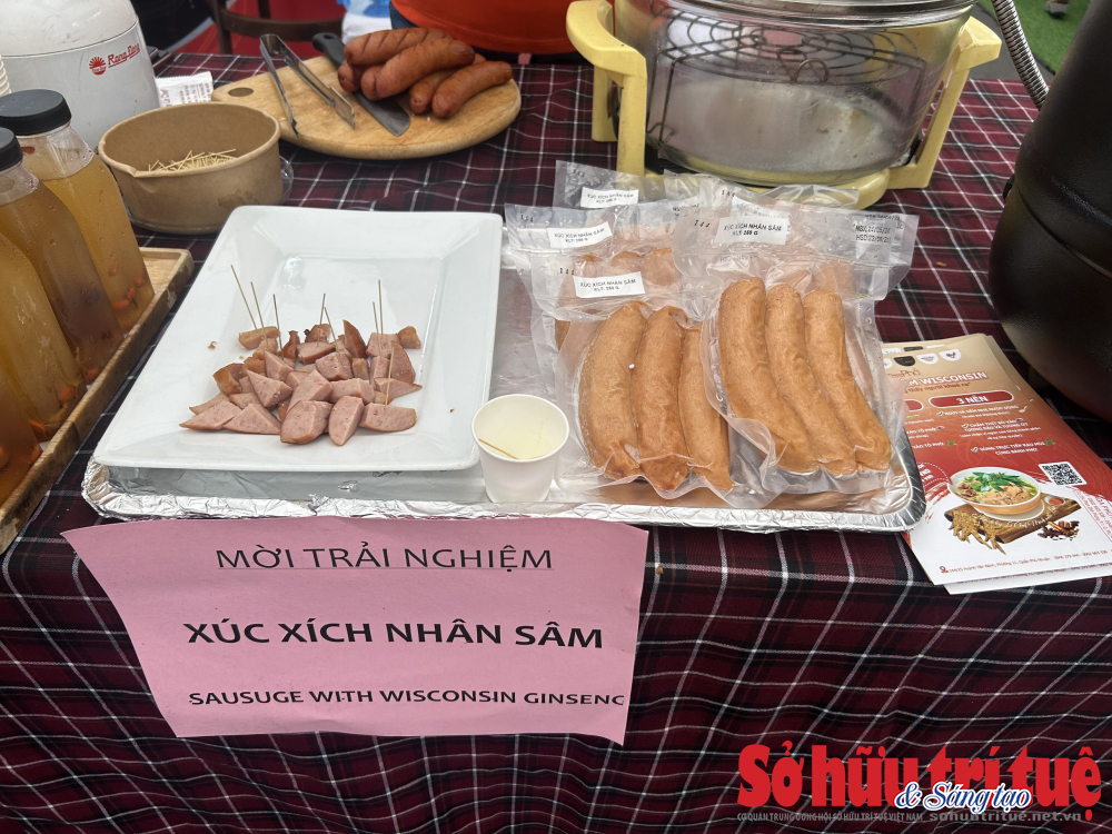 xuc xich nhan sam