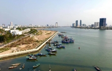 Đình chỉ thi công dự án bến du thuyền lấn sông Hàn gây xôn xao dư luận Đình chỉ thi công dự án bến du thuyền lấn sông Hàn gây xôn xao dư luận