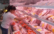 Gần 60.000 tấn đùi gà Mỹ về Việt Nam giá 17.600 đồng một kg Gần 60.000 tấn đùi gà Mỹ về Việt Nam giá 17.600 đồng một kg