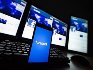 Mark Zuckerberg bác tin về điện thoại Facebook