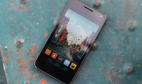 Smartphone hai sim dùng màn hình Super AMOLED đầu tiên ở VN