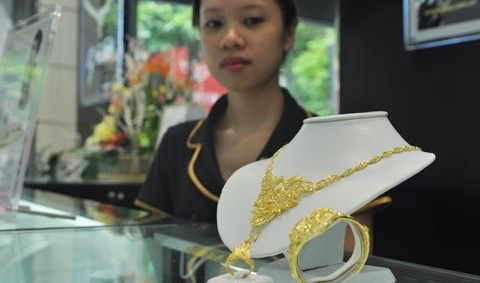 Giá vàng tăng, đắt hơn thế giới 3,5 triệu đồng