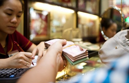 Giá vàng tiếp tục tăng mạnh