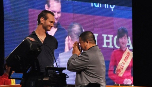 Chủ tịch Tôn Hoa Sen trần tình việc chi 36 tỷ mời Nick Vujicic