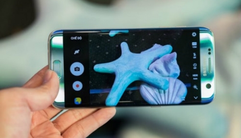 Galaxy S7 edge xanh san hô chuẩn bị lên kệ với giá 18,49 triệu đồng