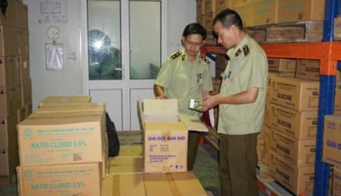 Mạnh tay với mỹ phẩm và thực phẩm chức năng giả trước Tết Nguyên Đán