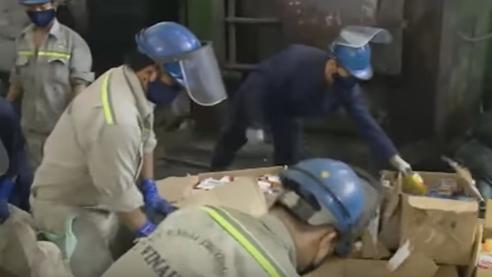Hàng giả, hàng nhái được bán tràn lan dịp cuối năm