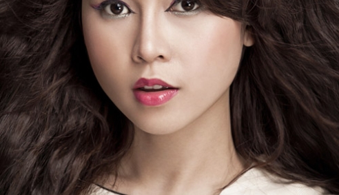 Hot girl Sam nhận lại 25.000 USD trong két sắt