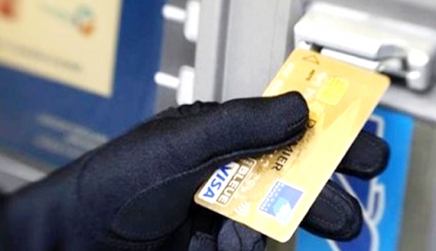 Băng nhóm nước ngoài đã trộm 1,5 tỷ đồng trong tài khoản ATM như thế nào?