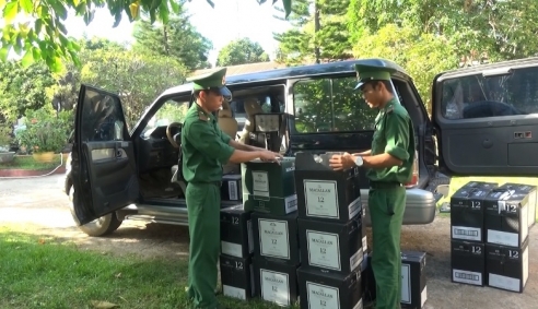 Liên tiếp phát hiện các vụ rượu ngoại nhập lậu