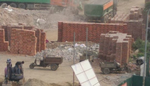 Bài 2: Mỗ Lao: Đất dự án 'biến' thành bãi tập kết vật liệu, phế thải, bao giờ mới được xử lý?