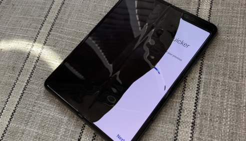 Galaxy Fold về tay 1 ngày đã hỏng, liệu công nghệ màn hình gập của Samsung có bền như quảng cáo?