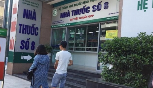 Bệnh viện Bạch Mai: Câu hỏi cho việc bệnh nhân tố nhà thuốc số 8 bán thuốc không đảm bảo chất lượng?