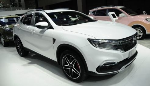Sau Land Rover, Landwind tiếp tục nhái SUV Mercedes GLA