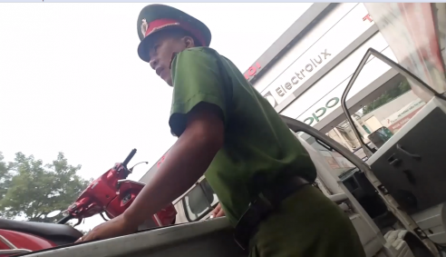 Phường Thượng Đình, Thanh Xuân, Hà Nội: Có hay không việc phó Trưởng Công an phường 'làm luật' khi xử lý người vi phạm?