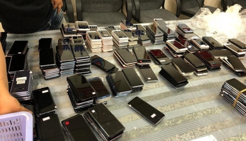 Bắt giữ lô hàng điện thoại iPhone, Samsung trị giá gần 3 tỉ đồng