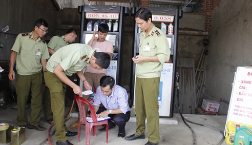 Ngang nhiên bán xăng dầu không đảm bảo chất lượng, công ty Thân Sinh bị phạt nặng