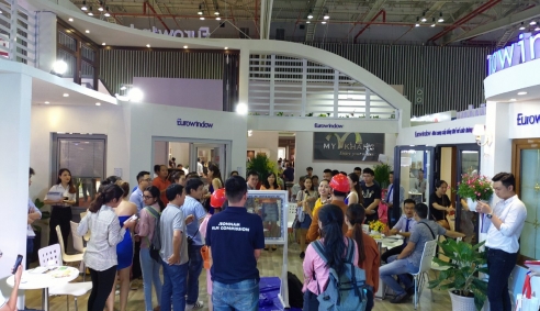 Cửa cuốn Eurowindow gây ấn tượng tại Triển lãm Vietbuild Hồ Chí Minh 2019